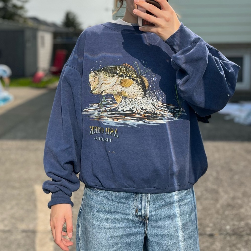 Blue vintage fishing crewneck